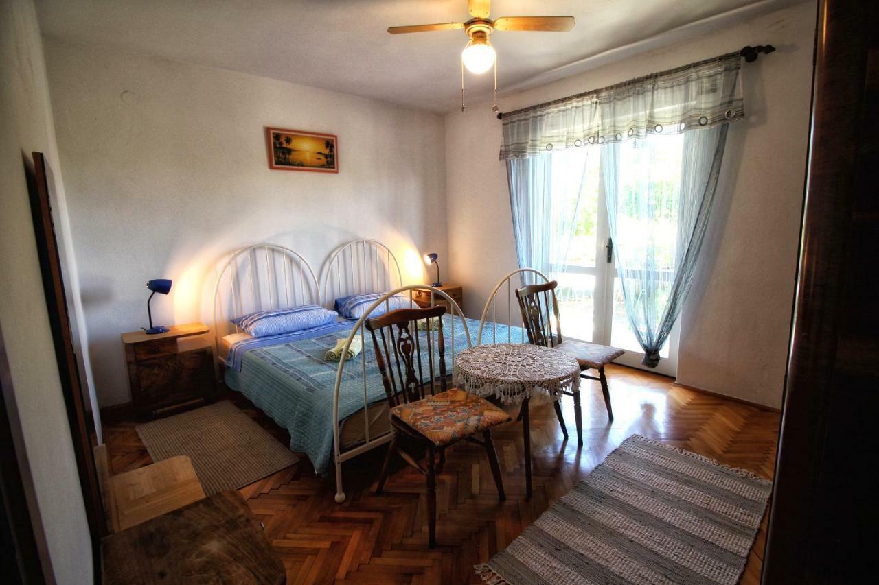 Green Garden Apartments โรวีน ภายนอก รูปภาพ