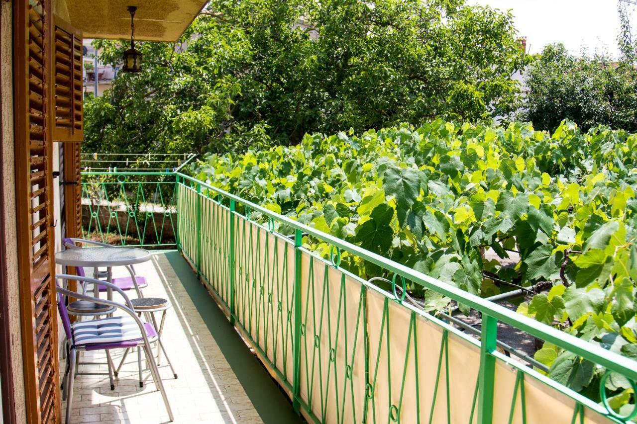Green Garden Apartments โรวีน ภายนอก รูปภาพ